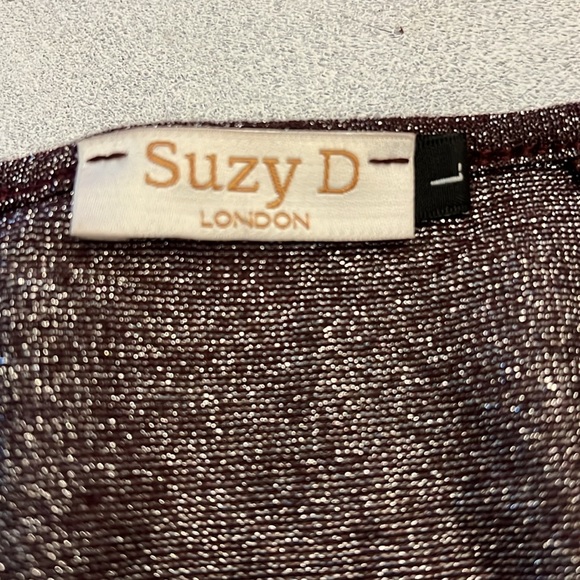 Suzy D London Lightweight top NWOT Rayon Blouse.  Long sleep NWOT - Picture 3 of 3